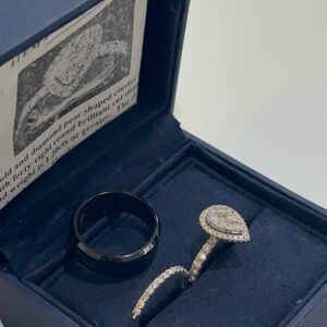 Stunning Silver and Black Ring Set